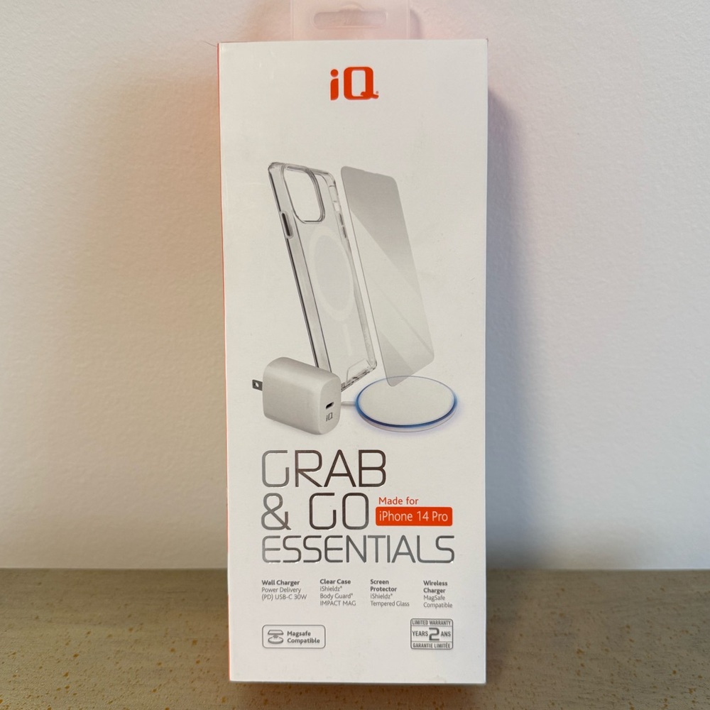 NWOT iPhone 14 Clear Case, Screen Protector & Wireless Charger w/ Brick
